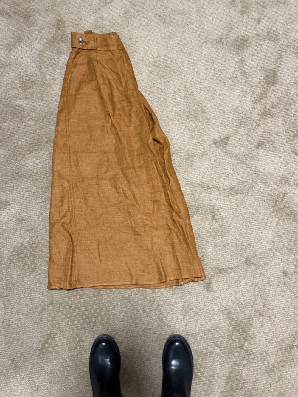 Banana Republic wide-leg linen pants